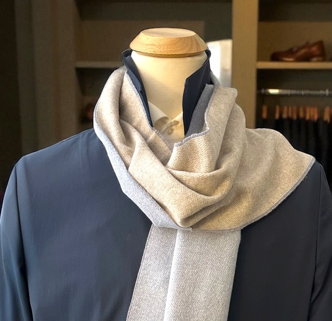 SUITCAFE Pure Cashmere Reversible Sky Blue Beige Scarf England