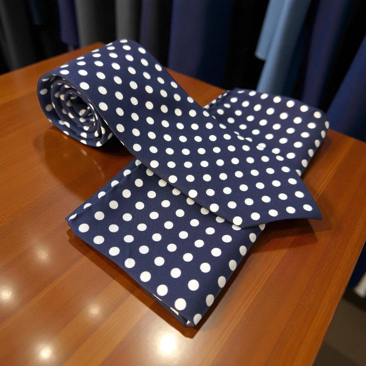 SUITCAFE Silk Twill Navy White Polka Dots Tie Set England