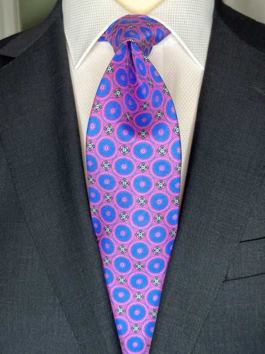SUITCAFE Silk Twill Tie Pink With Blue Medallions