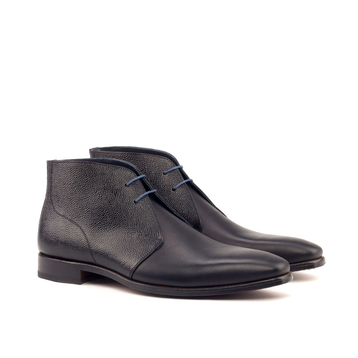 SUITCAFE Pebble Grain Men's Chukka Boot Black and Navy Leather